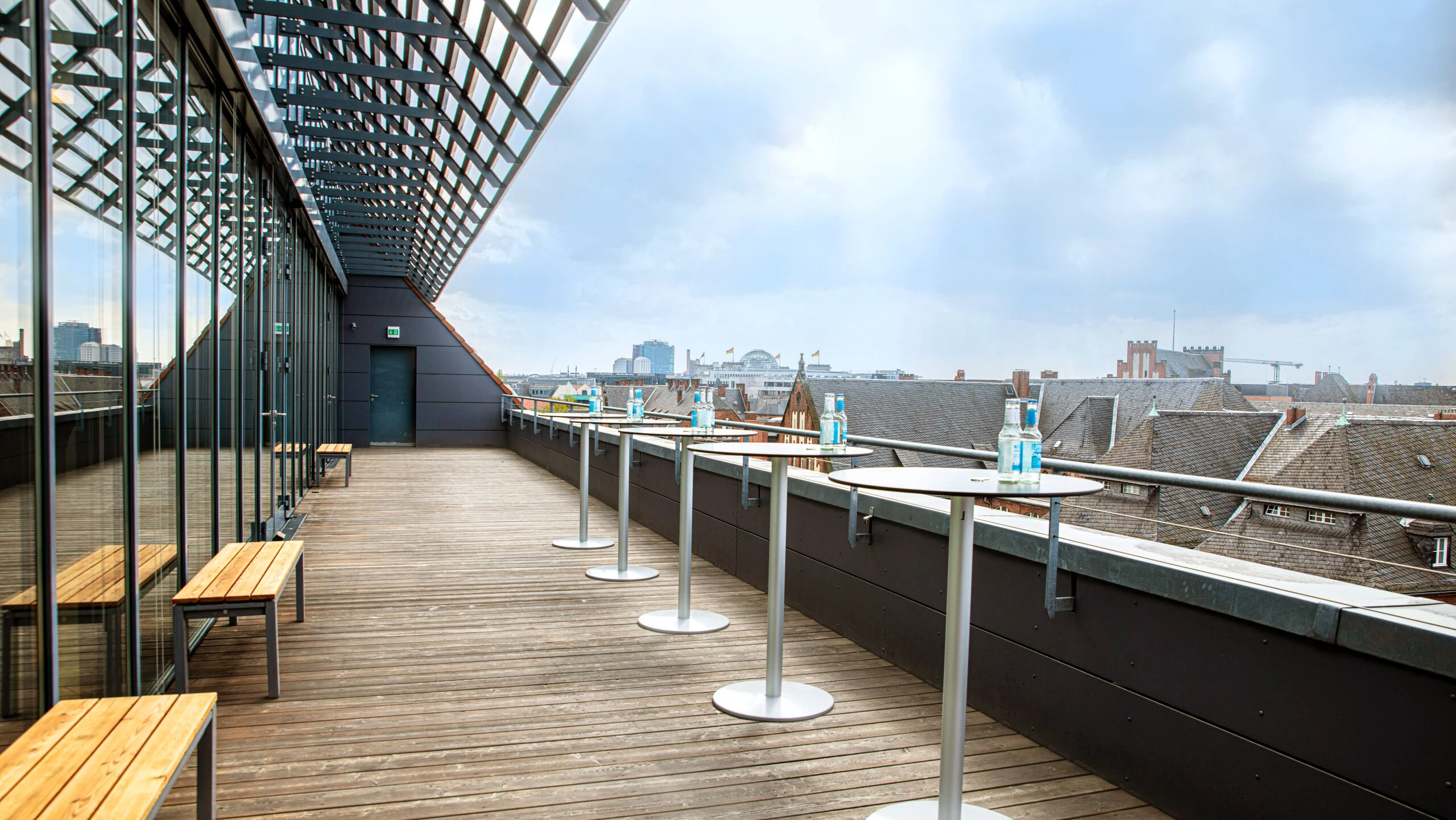 Langenbeck-Virchow-Haus, roof terrace - view, ©tanjabrueckner.de Langenbeck-Virchow-Haus, roof terrace - view, ©tanjabrueckner.de- view, photo: ©tanjabrueckner.de